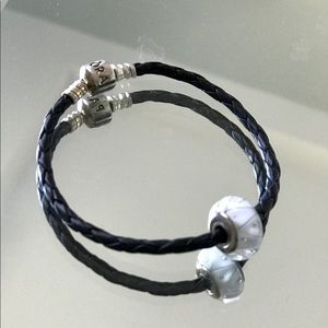 Pandora Bracelet plus charm